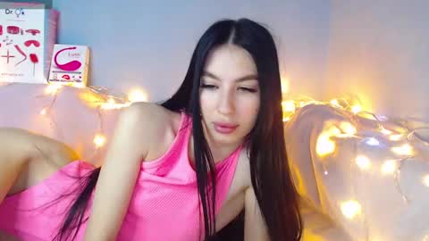 Snapshot of karolina_hottie_ chatting on 01.11.25 Kira online show from 01.11.25