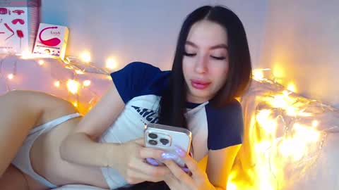 Snapshot of karolina_hottie_ chatting on 01.15.25 Kira online show from 01.15.25