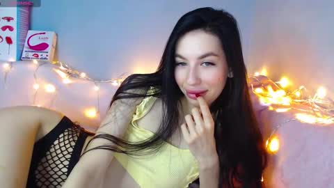 Snapshot of karolina_hottie_ chatting on 02.12.25 Kira online show from 02.12.25