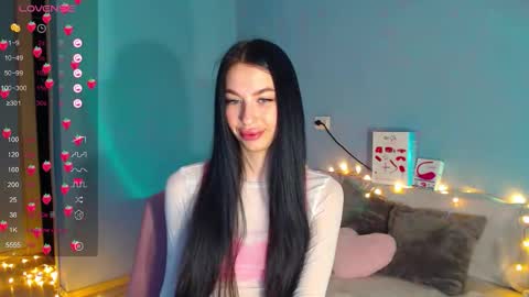 Snapshot of karolina_hottie_ chatting on 09.15.25 Kira online show from 09.15.25