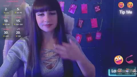 Caroline online show from 11.09.25