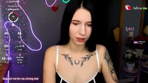 Karolina online show from 11.14.25