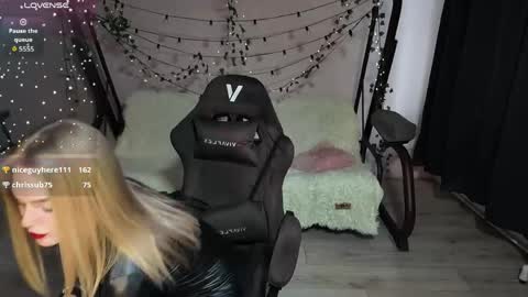 KarolinaHayes online show from 06.01.26
