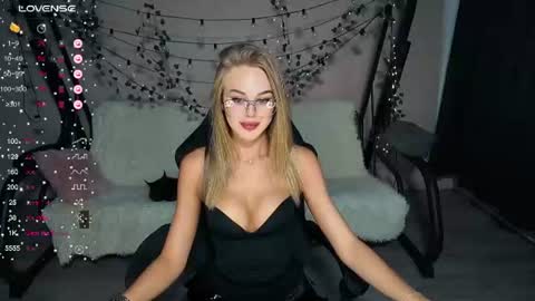 Snapshot of karolinahayes chatting on 07.07.26 KarolinaHayes online show from 07.07.26