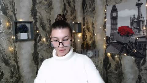 Karolina online show from 12.13.24