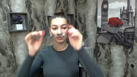 Karolina online show from 12.15.24