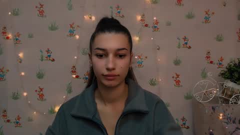 Karolina online show from 12.19.24