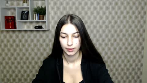Karolina online show from 12.27.24