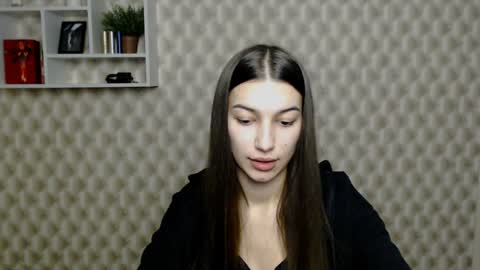 Karolina online show from 12.28.24