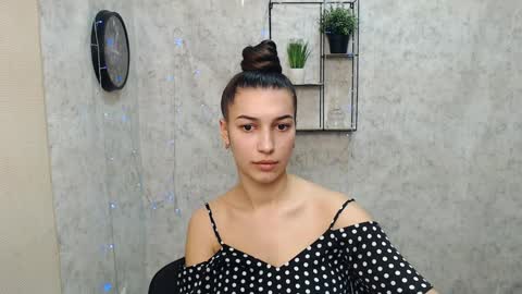 Karolina online show from 01.14.25