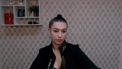 Karolina online show from 01.16.25