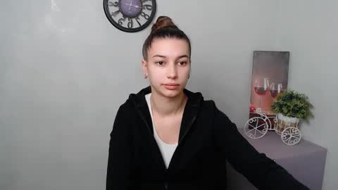 Karolina online show from 02.19.25
