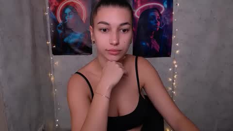 Karolina online show from 09.13.25