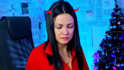 Karolina online show from 12.24.24