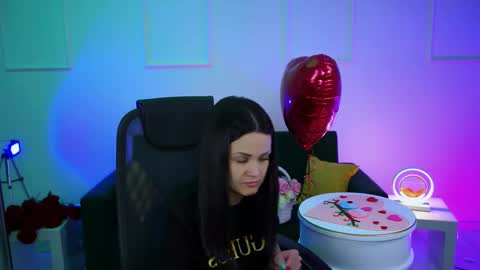 Karolina online show from 02.13.25