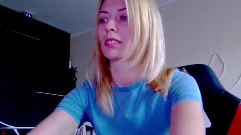 karoline121 online show from 10.06.25