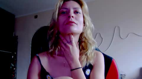 karoline121 online show from 10.12.25