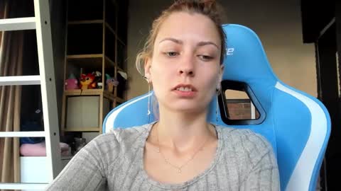 karoline121 online show from 10.28.25