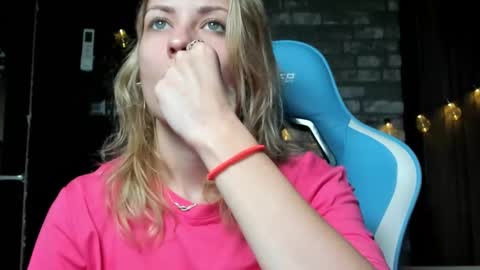 karoline121 online show from 11.12.25