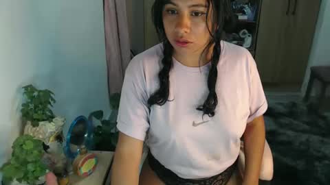 karolinecute online show from 12.19.24