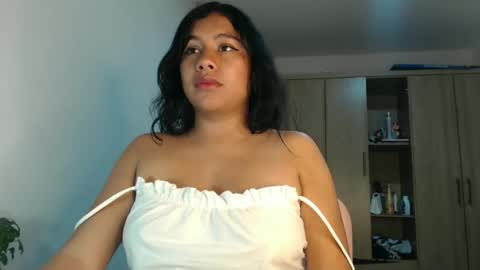 karolinecute online show from 12.30.24