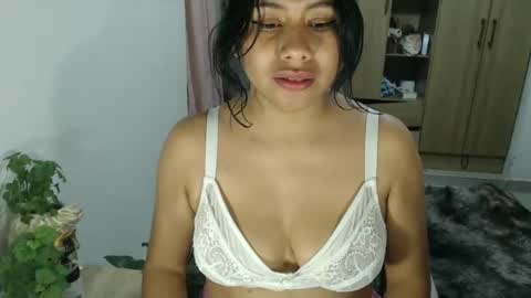 karolinecute online show from 12.31.24