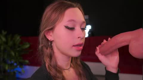 Caroline online show from 04.02.26