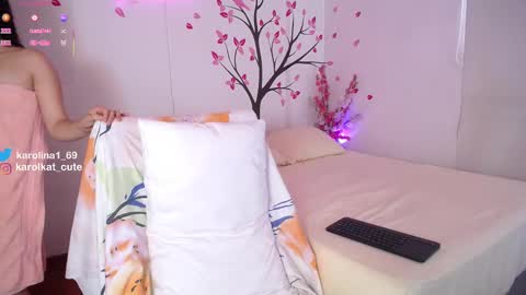Snapshot of karolkat_1 chatting on 09.21.25 Karolina 3 online show from 09.21.25