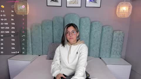 Karol Santos online show from 02.25.25
