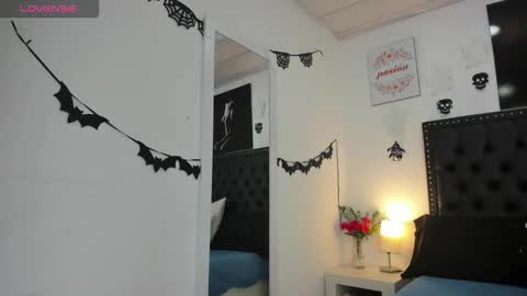 Karol online show from 10.17.25