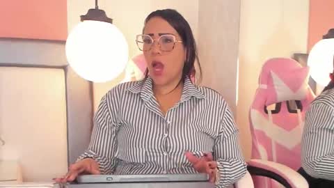 karolwest_ online show from 11.29.25