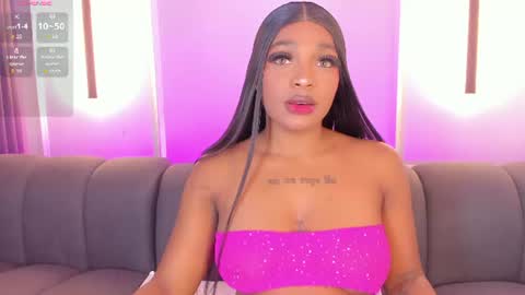 Snapshot of karolwhite_ chatting on 06.26.26 Karol online show from 06.26.26