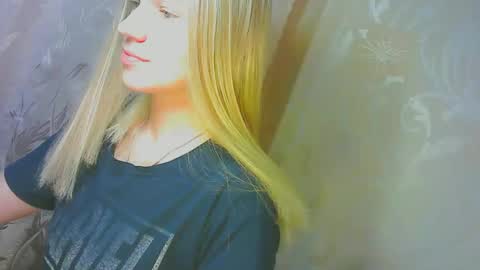 Caroline Fox online show from 09.21.25