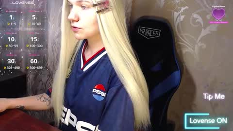 Caroline Fox online show from 02.17.26