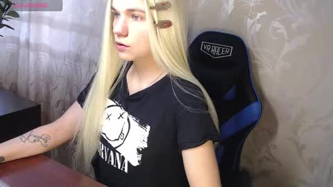 Caroline Fox online show from 03.01.26