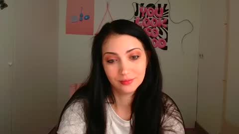 Snapshot of karyna_joy chatting on 05.17.26 Karyna online show from 05.17.26