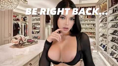 Snapshot of kassandratexascum chatting on 09.19.25 Kassy online show from 09.19.25