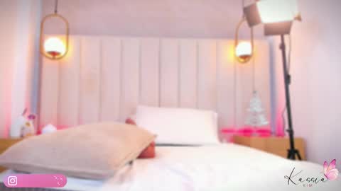 Snapshot of kassia_kim chatting on 01.08.26 Kassia online show from 01.08.26