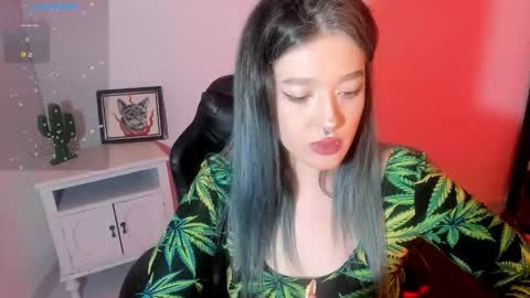 Snapshot of kat_apple chatting on 10.24.25 Alicia online show from 10.24.25