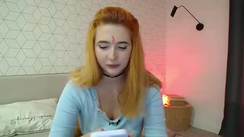 Snapshot of kat_here chatting on 09.25.25 Katya online show from 09.25.25