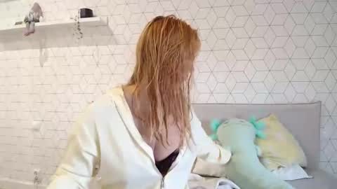 Snapshot of kat_here chatting on 09.28.25 Katya online show from 09.28.25