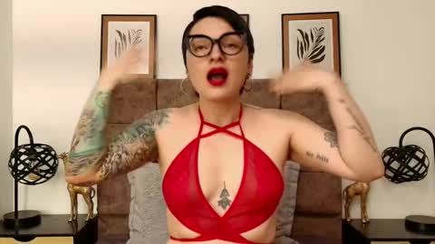 Snapshot of kat_paradisse chatting on 09.16.25 kat paradisse online show from 09.16.25