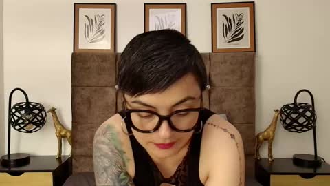 Snapshot of kat_paradisse chatting on 10.02.25 kat paradisse online show from 10.02.25