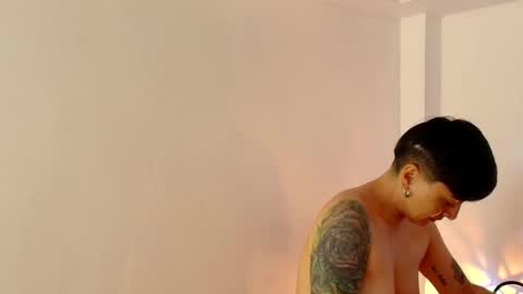 kat paradisse online show from 12.18.25