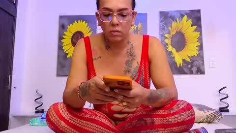 Katalina online show from 11.14.25