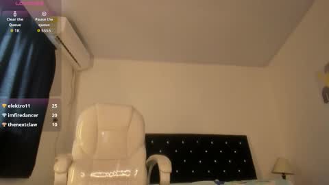 Snapshot of katalella_ds chatting on 11.29.25 kata online show from 11.29.25