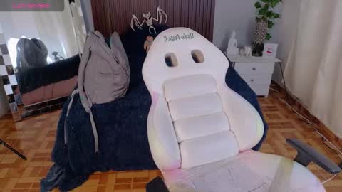 kate online show from 10.14.25