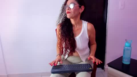 Snapshot of kataleya_saenz1 chatting on 06.16.26 kataleya online show from 06.16.26