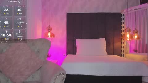 Kat online show from 12.26.24