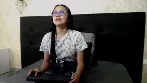 Snapshot of katalina07 chatting on 11.27.25 Katalina online show from 11.27.25